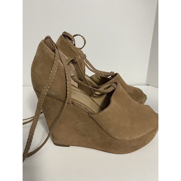 Womens Michael Kors HASTINGS WEDGE Lace Up Platform Sandals Suede Camel Size 7 - Picture 1 of 7